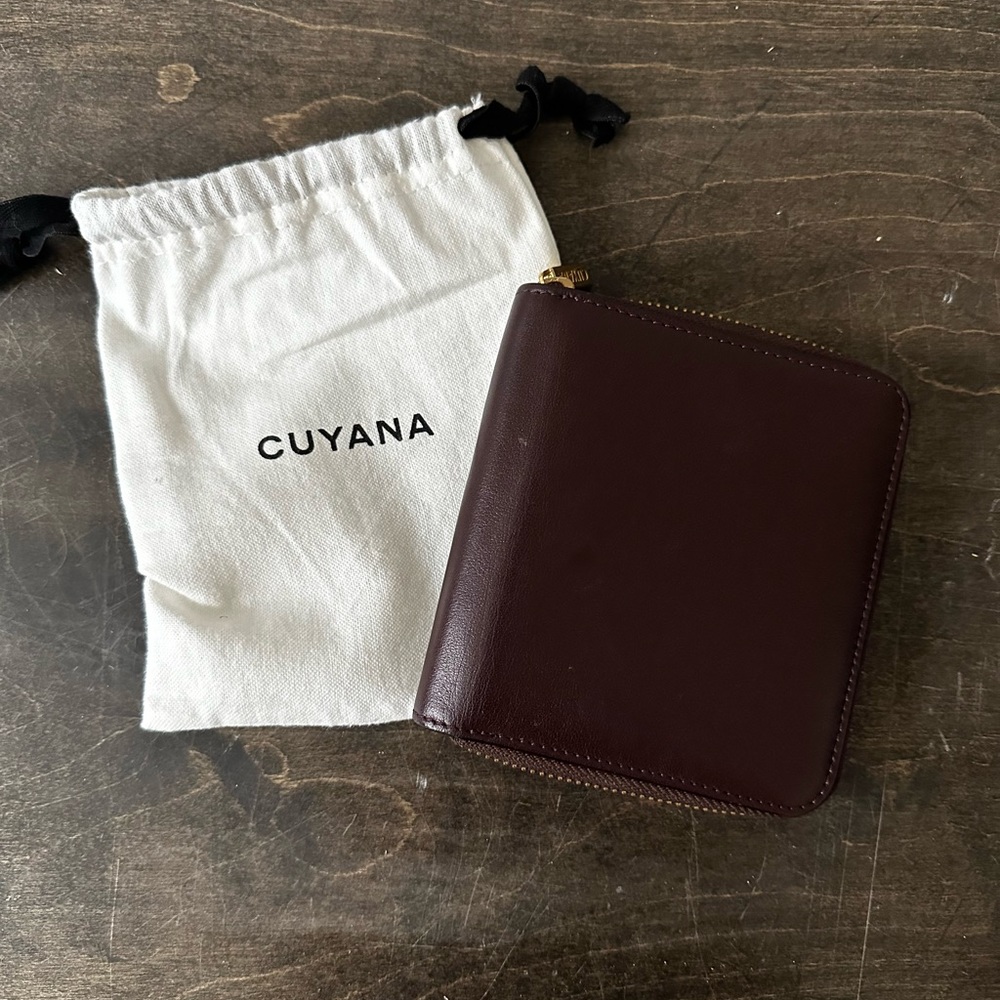 Cuyana Small Classic Zip Around Wallet